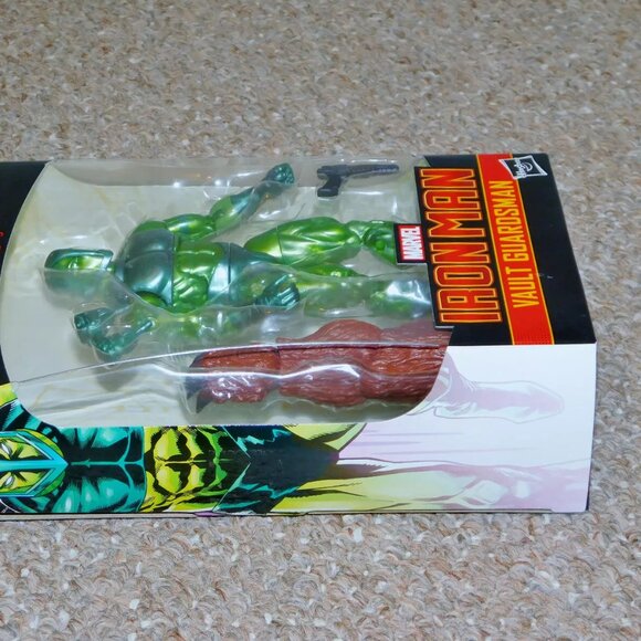 2021 Hasbro Marvel Legends 6" Iron Man Vault Guardsman New BAF Ursa Major - Picture 6 of 10